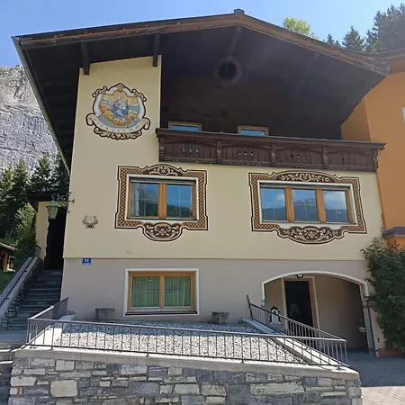 Haus Bernkogel Holiday home *